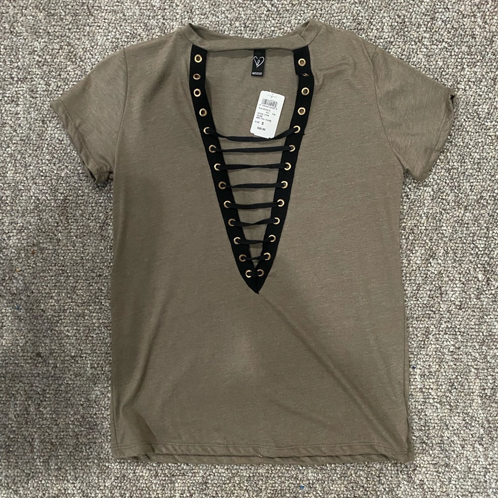 NWT Windsor Taupe Cut Out T Shirt S